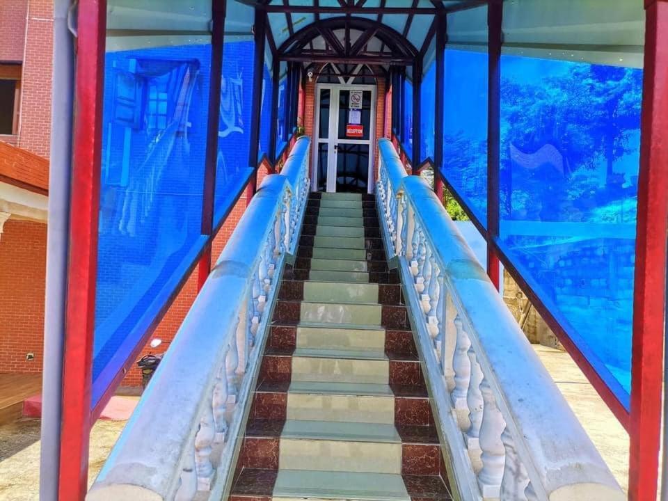 Mont Bleu Hôtel Libreville Extérieur photo